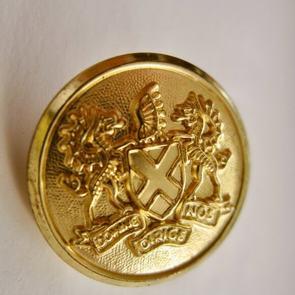 Vintage Waterbury Gold Metal 8 Buttons Evan Picone Heraldic Shield Dragons Cross - Picture 2 of 5